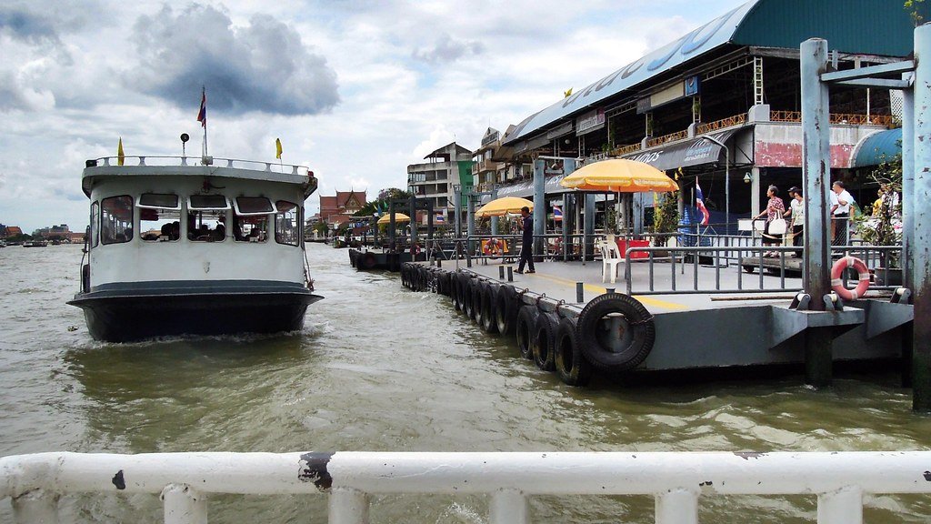 Boat tour Bangkok canal