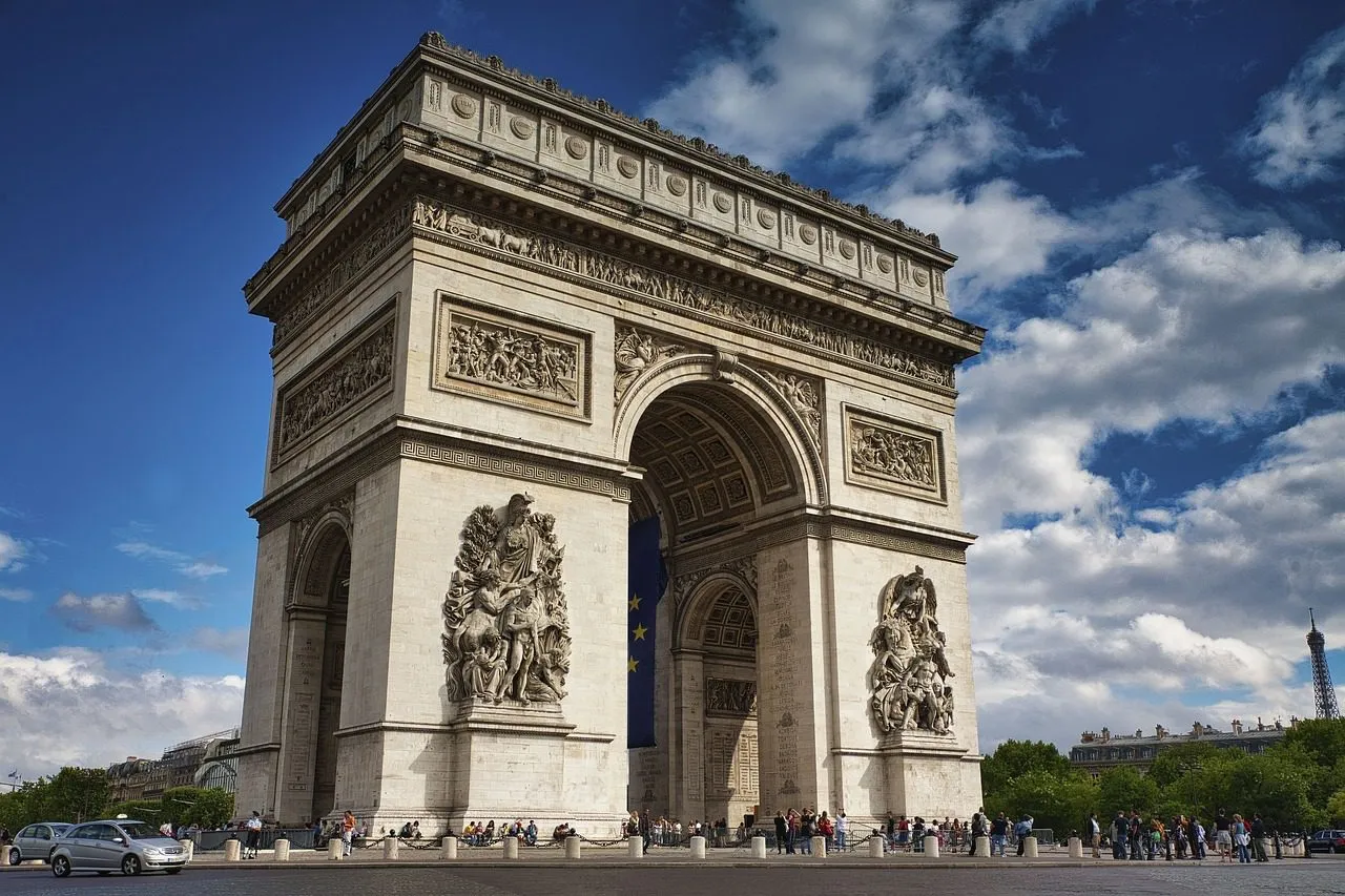 arc-de-triomphe-paris-landmark-5432392