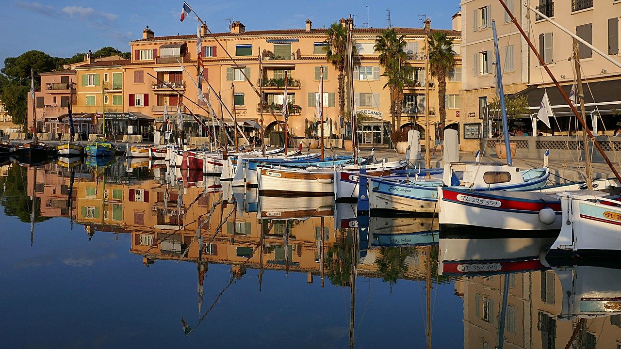 sanary-sur-mer, riviera, côte d'azur-3829079.jpg