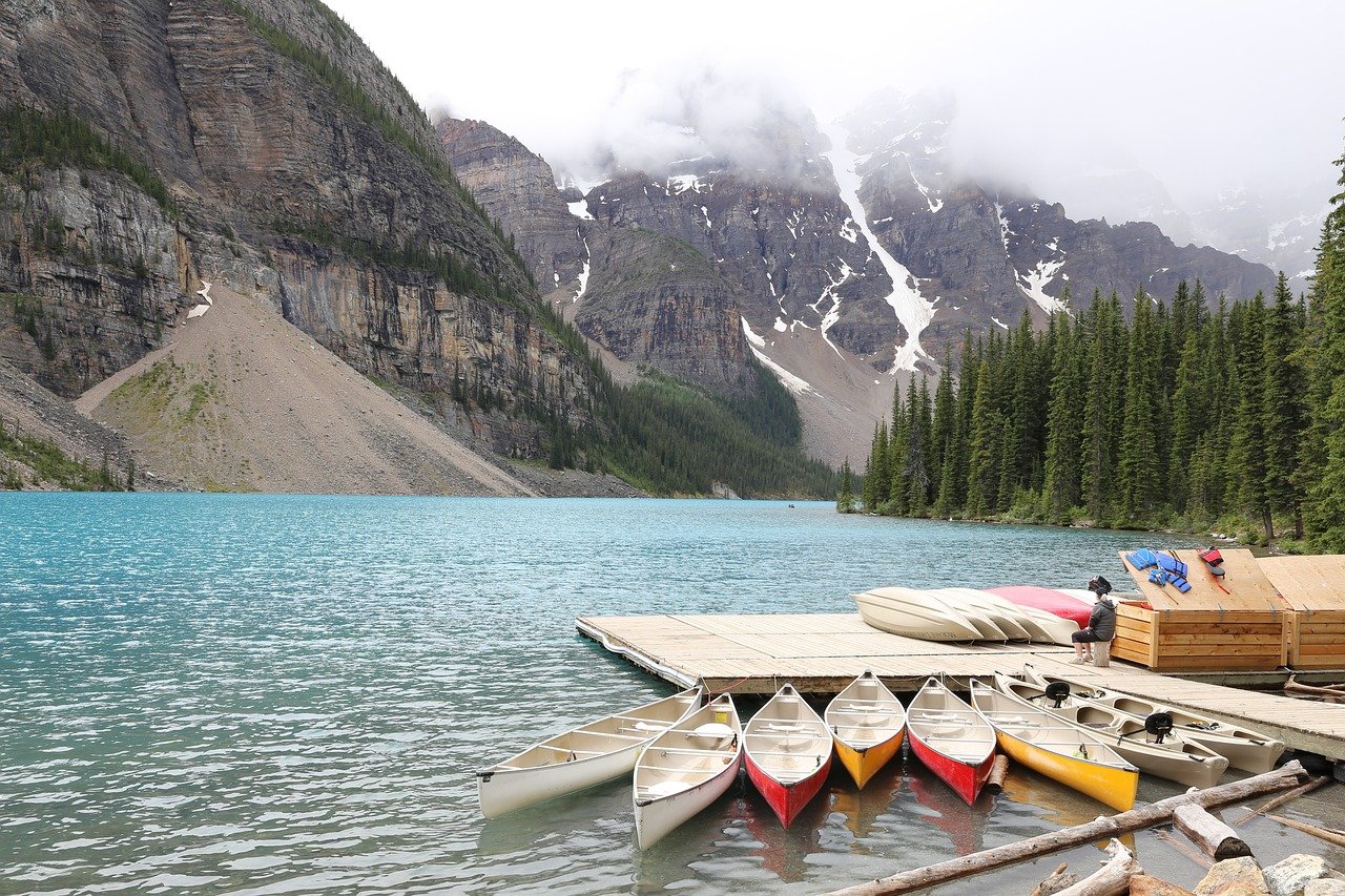 moraine lake, banff, canada