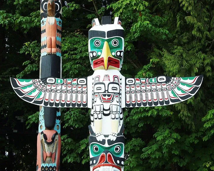 totem-pole-native-indian-vancouver-preview