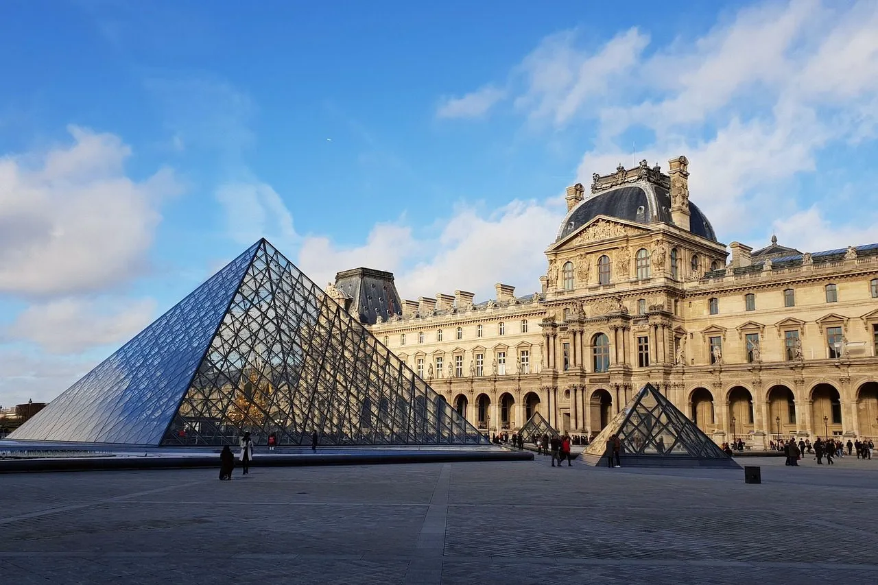 10 Must-See Paris Vacation Attractions