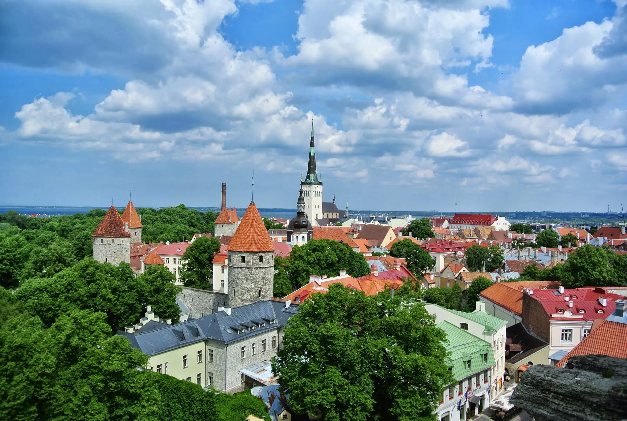 Old_Town_of_Tallinn,_Tallinn,_Estonia