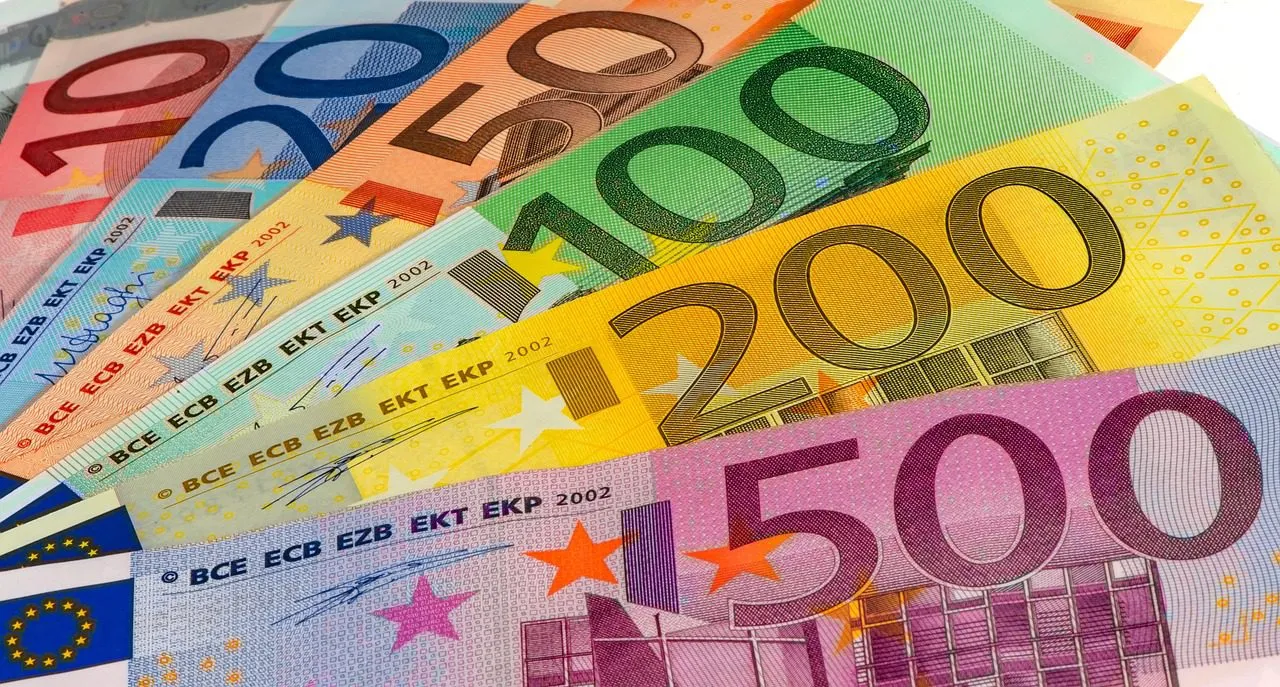 money, bills, euro, currency, paper money, banknote, cash, savings, income, budget, finance, currency, currency, currency, budget, budget, budget, budget, budget-6395095.jpg
