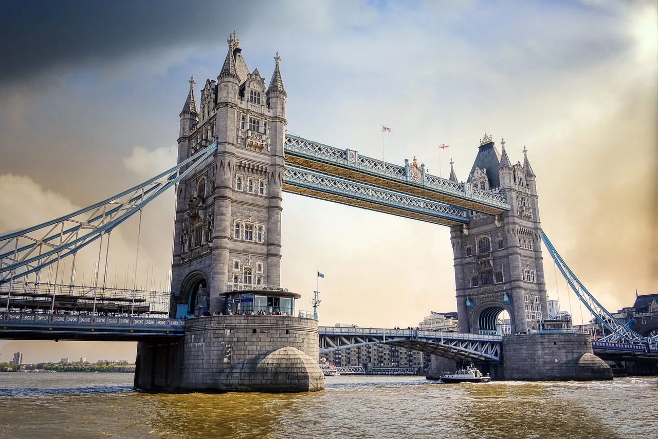 tower-bridge-bridge-river-landmark-historic-historical-tourist-attraction-architecture-towers-river-thames-london-england-united-kingdom-uk-tower-bridge-london-london-london-london-london-5727975
