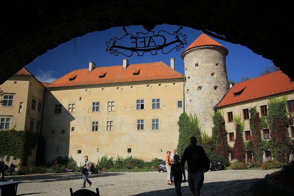 Pieskowa Skała Castle