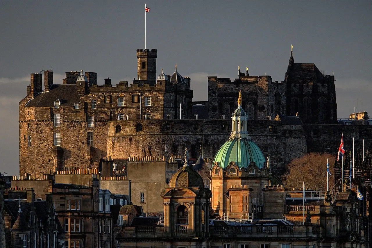must-visit edinburgh landmarks