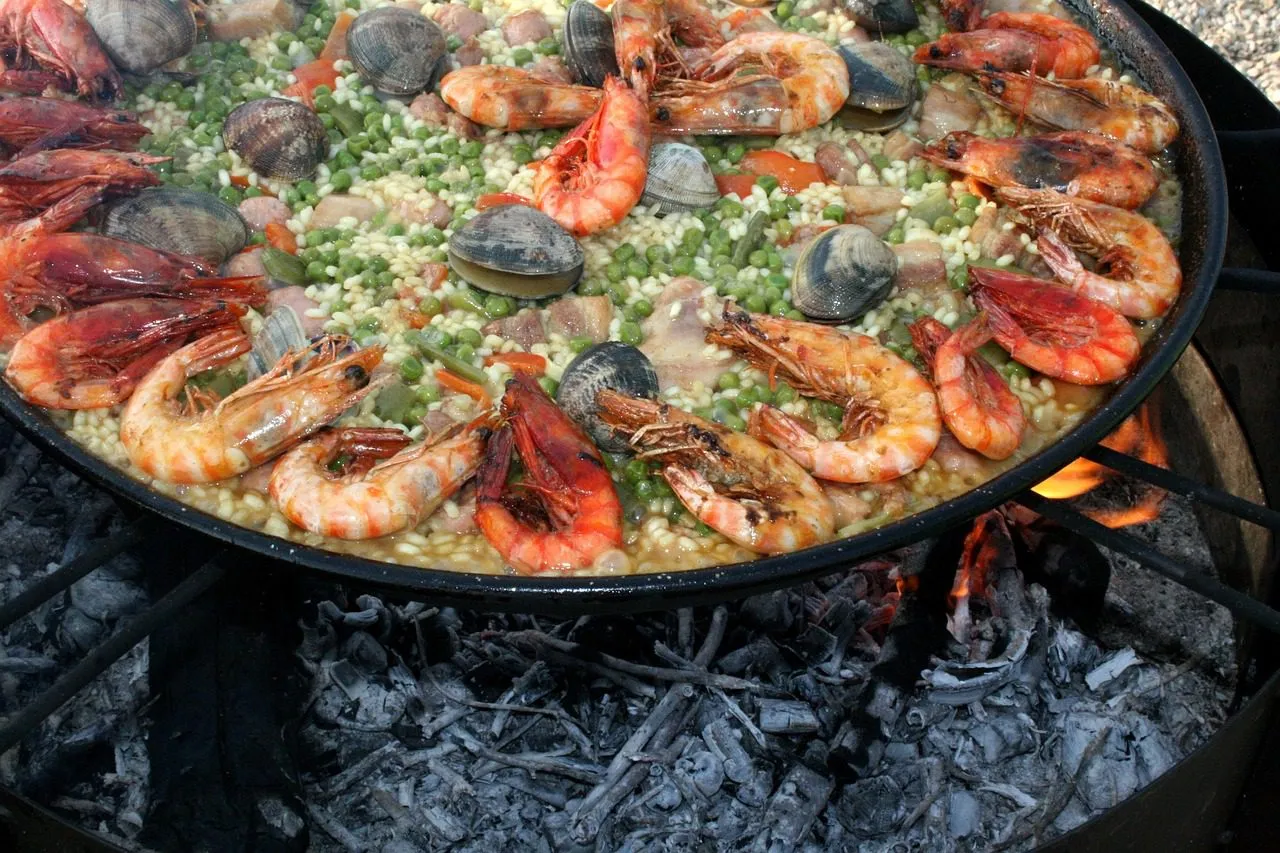paella-valencian-seafood-prawns-shrimp-lena-fire-mixed-spanish-food-vegetables-valencian-paella-rice-food-paella-paella-paella-paella-paella-spanish-food-spanish-food-spanish-food-1168003