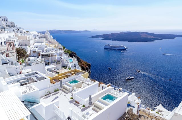 Boat tours Santorini