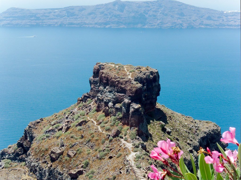 Imerovigli, the Skaros Rock