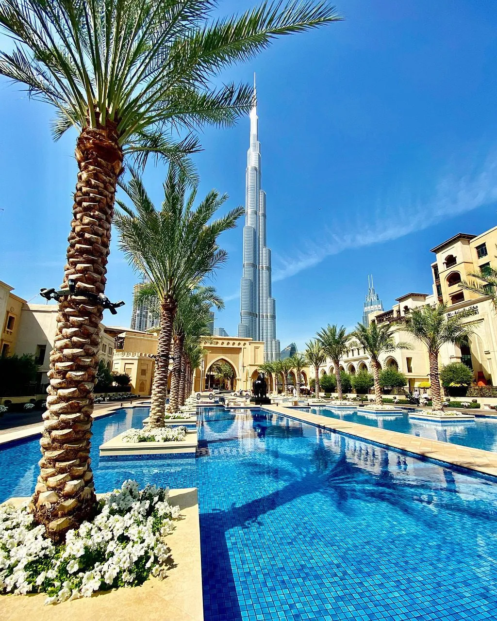 burj khalifa, dubai view from hotel near swimming pool