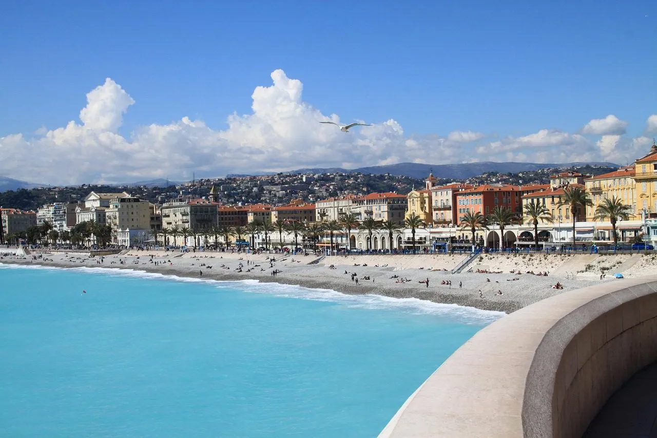 cote d'azur, blue sea, nice, france, the mediterranean, horizon, coast, boats, sea gull, blue, beach, azur, landscape, waves, vacation, relax, paradise, nature, sea-4209852.jpg