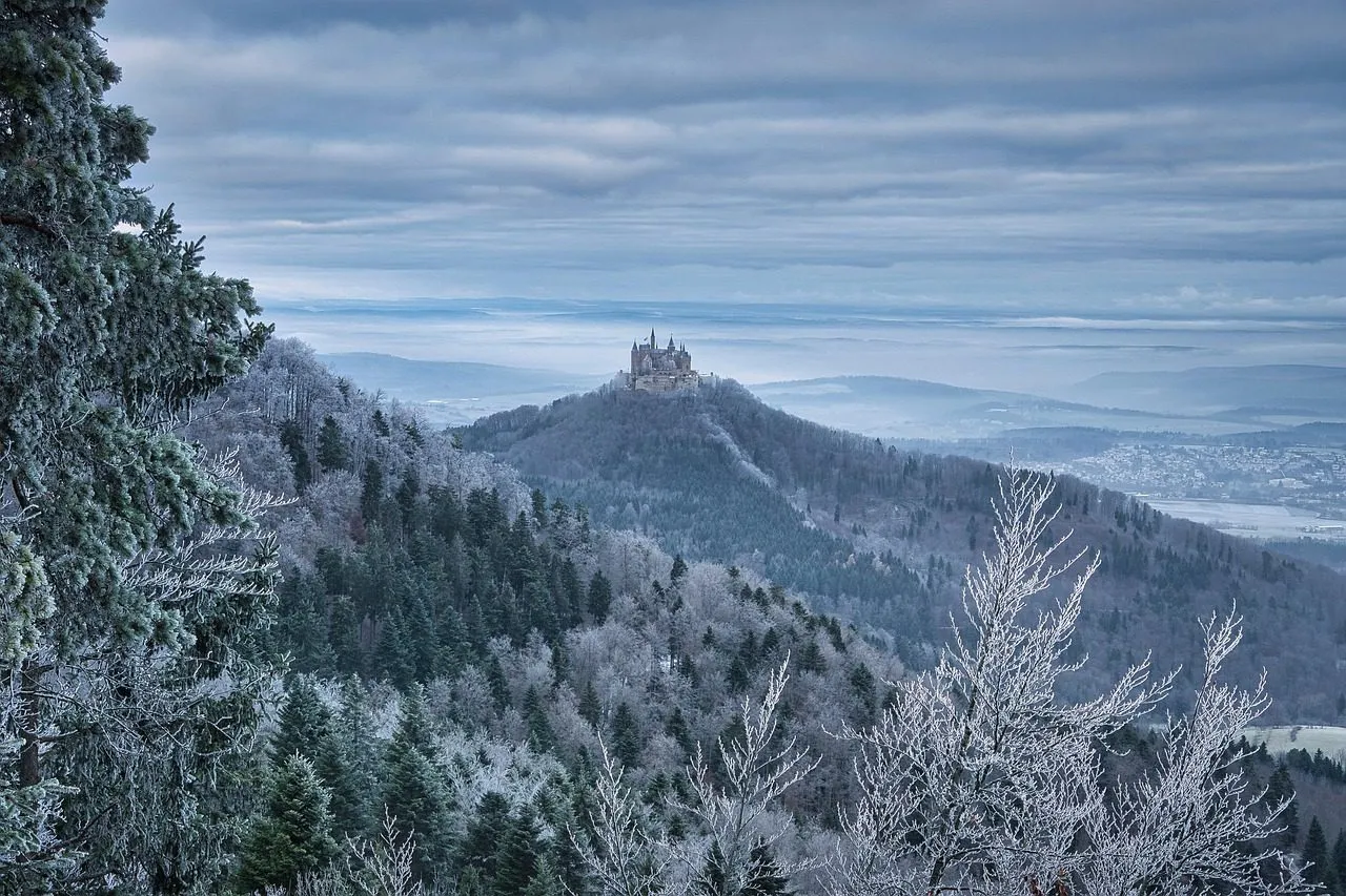 castle-nature-middle-ages-fog-snow-frost-hohenzollern-germany-landmark-tomorrow-mystical-6885449