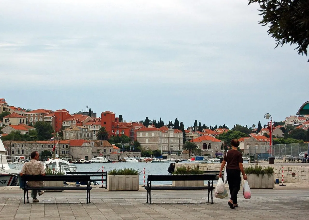 port, bay, nature, ships, boats, people, sea, water, dubrovnik, croatia-15878.jpg