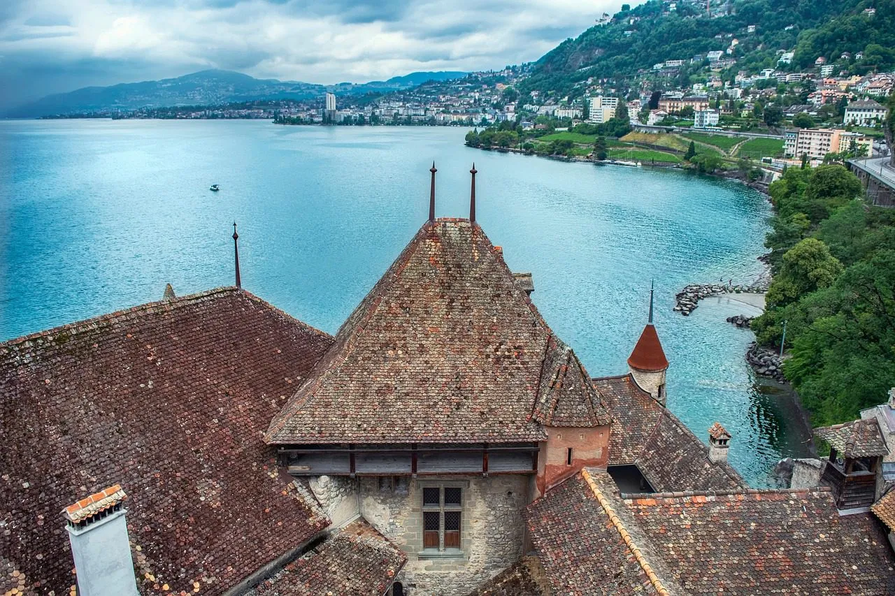 castle-roof-fortress-lake-village-roofing-town-sky-switzerland-nature-landscape-5638140