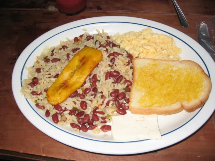 authentic food, low prices, and a friendly atmosphere in Costa Rica