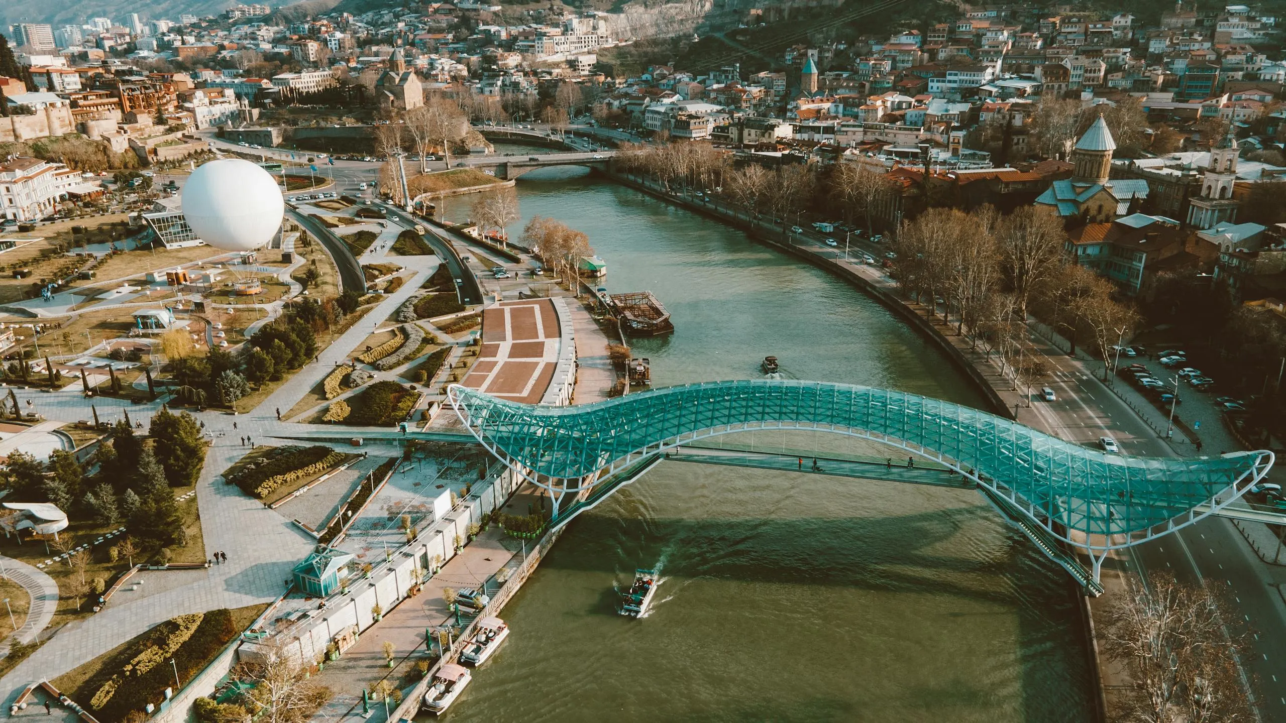solo travel guide to Georgia