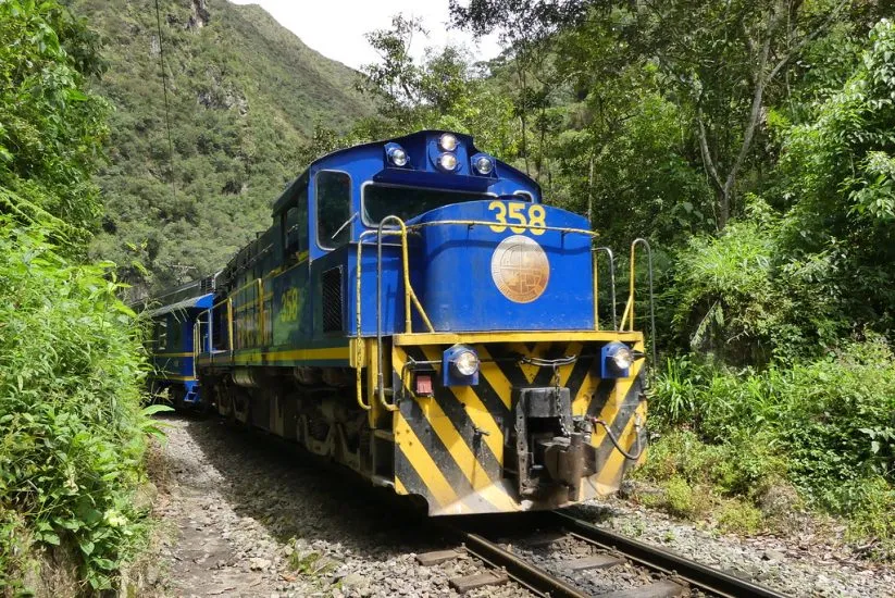 from the Sacred Valley to Machu Picchu runs by train